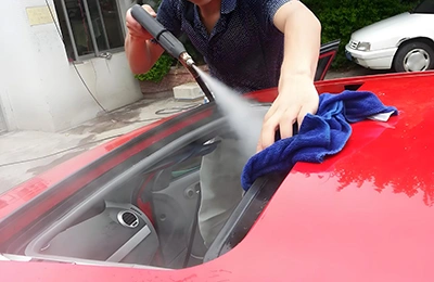 تنظيف هياكل المركبات 