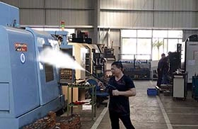 حلول تنظيف بالبخار للآلات والأدوات الصناعية بكفاءة عالية 