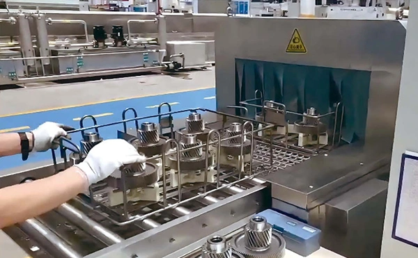 مصنع قطع غيار السيارات